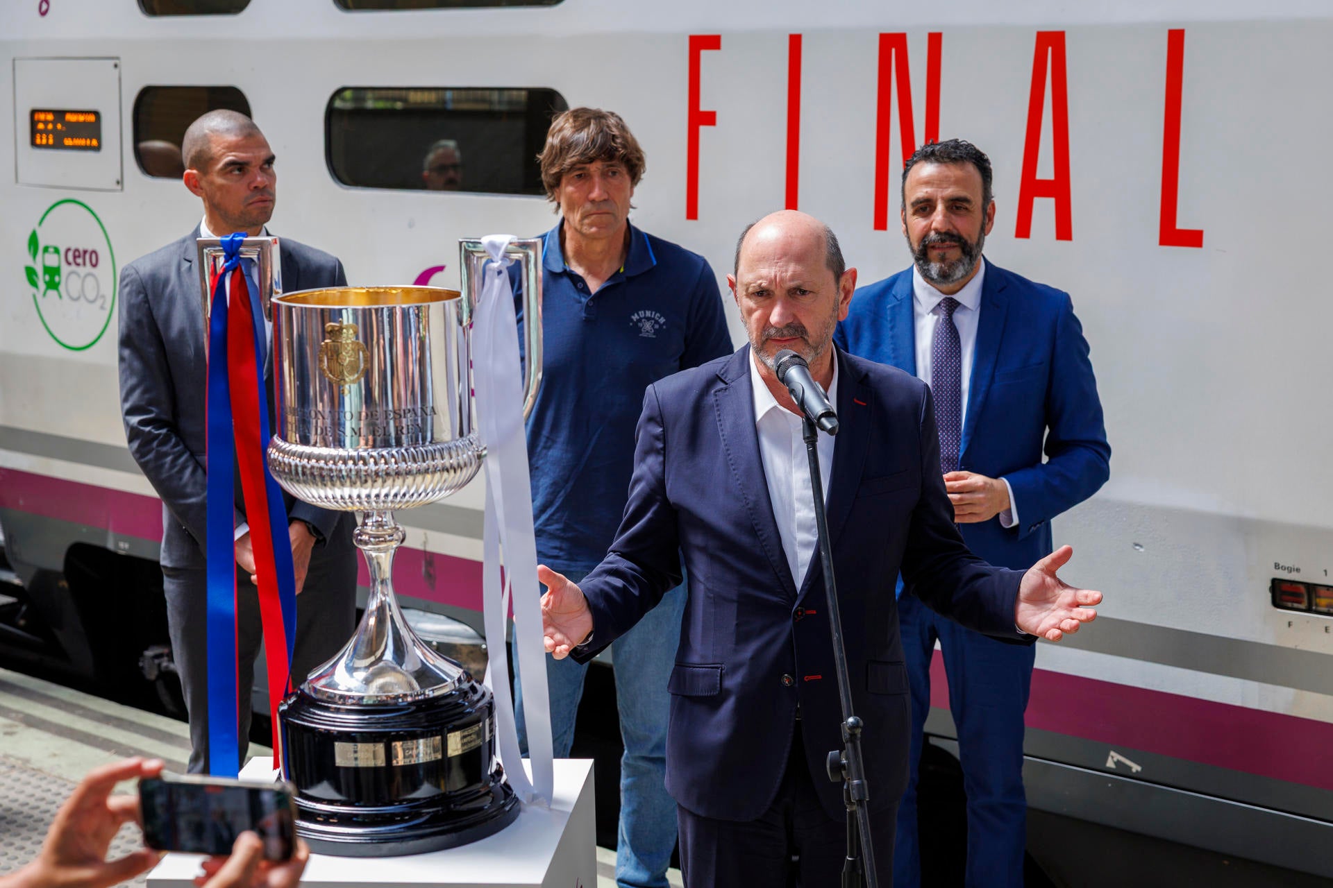 Rafael Louzán: "En ningún momento he dudado de que se pudiera suspender la final de Copa" Rafael Louzán: "En ningún momento he dudado de que se pudiera suspender la final de Copa"