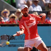 Novak Djokovic durante su partido ante Matteo Arnaldi