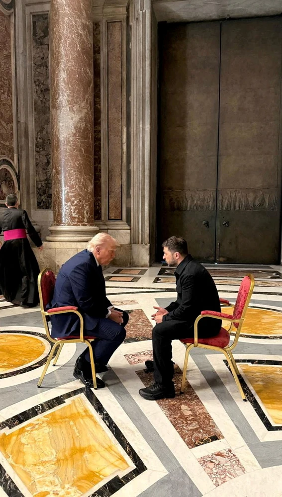Trump y Zelenski reunidos antes del funeral del papa Francisco Trump y Zelenski reunidos antes del funeral del papa Francisco