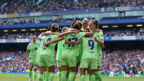 Las jugadoras del Barça celebran uno de los goles ante el Chelsea en Stamford Bridge Las jugadoras del Barça celebran uno de los goles ante el Chelsea en Stamford Bridge