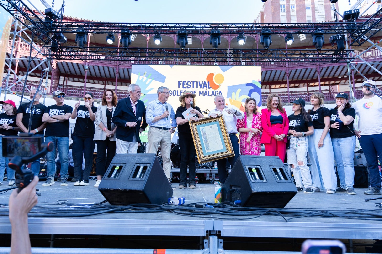 Fundación El Pimpi vuelve a reunir a más de 3.000 personas en su festival Soles de Málaga para luchar contra la pobreza Fundación El Pimpi vuelve a reunir a más de 3.000 personas en su festival Soles de Málaga para luchar contra la pobreza