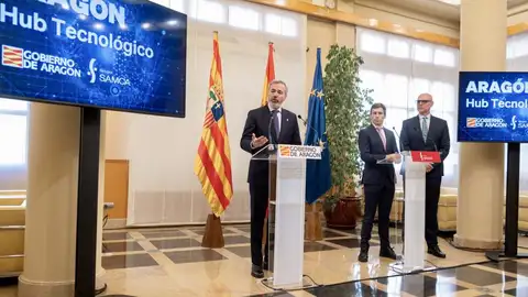 Azcón con el vicepresidente de Samca, Guillermo Luengo, y Pico, en la rueda de prensa Azcón con el vicepresidente de Samca, Guillermo Luengo, y Pico, en la rueda de prensa