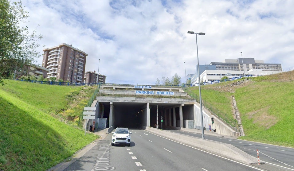Dos menores con pasamontañas huyen al ser sorprendidos haciendo grafitis en el túnel de la Marga Dos menores con pasamontañas huyen al ser sorprendidos haciendo grafitis en el túnel de la Marga