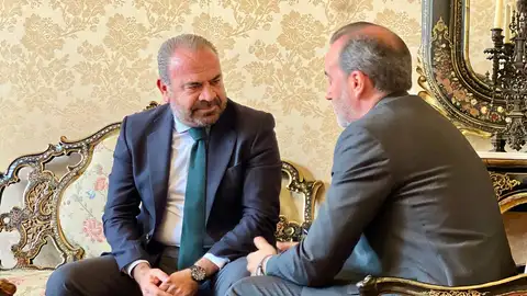 El presidente de Exceltur y consejero delegado de Meliá Hotels International, Gabriel Escarrer, reunido con el presidente del Parlament, Gabriel Le Senne El presidente de Exceltur y consejero delegado de Meliá Hotels International, Gabriel Escarrer, reunido con el presidente del Parlament, Gabriel Le Senne