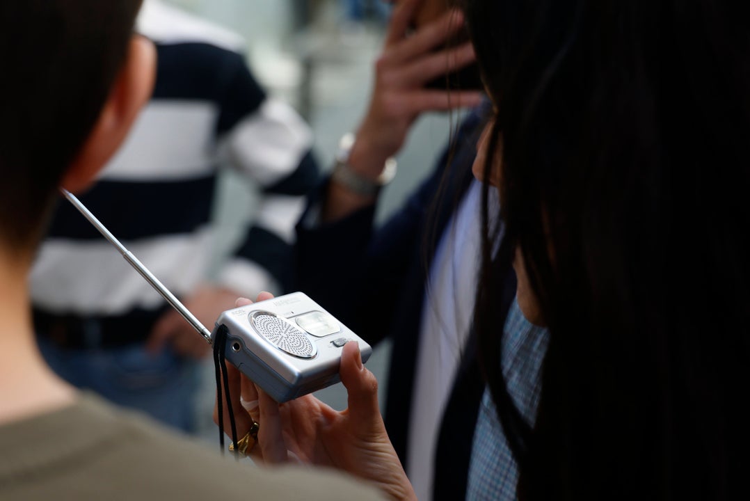 VOTA ¿Cree que la radio sigue siendo el medio más creíble? VOTA ¿Cree que la radio sigue siendo el medio más creíble?