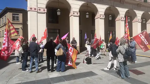 UGT y CCOO reclaman en Huesca mayor inversión en riesgos laborales UGT y CCOO reclaman en Huesca mayor inversión en riesgos laborales