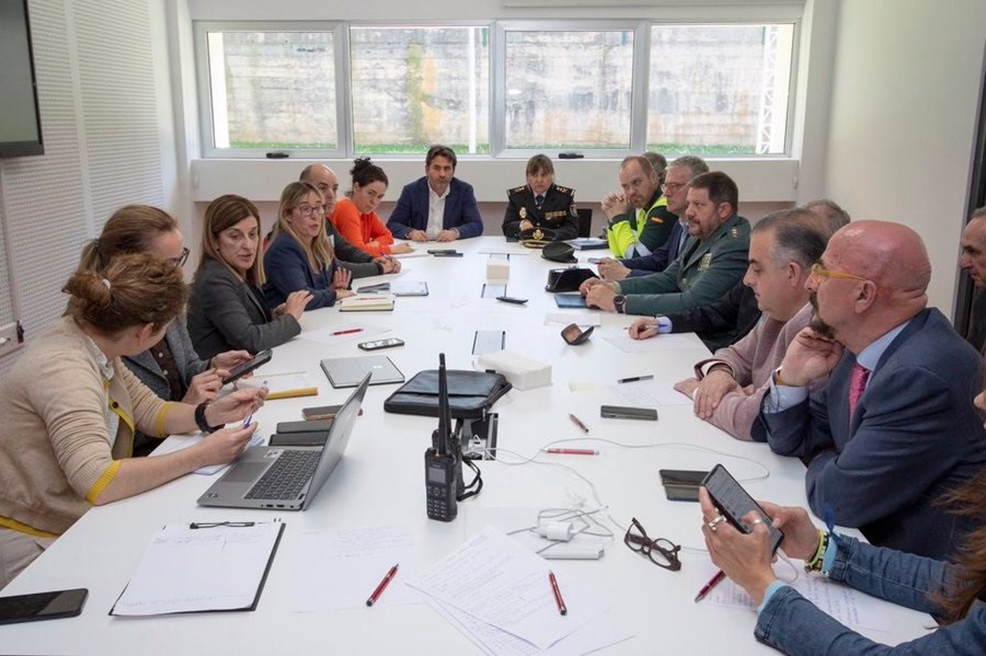 Cantabria mantiene el refuerzo de las emergencias esta noche pero descarta pedir al Gobierno activar el nivel 3 Cantabria mantiene el refuerzo de las emergencias esta noche pero descarta pedir al Gobierno activar el nivel 3