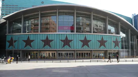 Madrid abre el Movistar Arena para la pernoctación de los viajeros atrapados en la región Fachada del Movistar Arena