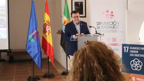 Gallardo recurrirá el auto de procesamiento por la presunta adjudicación irregular de una plaza al hermano de Sánchez Gallardo recurrirá el auto de procesamiento por la presunta adjudicación irregular de una plaza al hermano de Sánchez