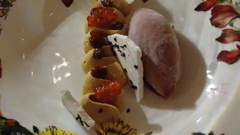 Uno de los platos del Menú de Isnard y Caballero. Uno de los platos del Menú de Isnard y Caballero.