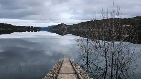El gobierno de Castilla-La Mancha celebra las nuevas reglas de explotación del trasvase Tajo-Segura El gobierno de Castilla-La Mancha celebra las nuevas reglas de explotación del trasvase Tajo-Segura