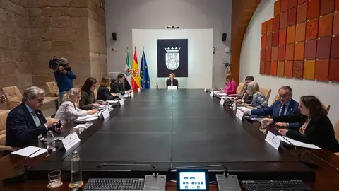 La Junta de Extremadura destina 1,7 millones de euros a la reparación de carreteras dañadas por las lluvias de febrero y marzo La Junta de Extremadura destina 1,7 millones de euros a la reparación de carreteras dañadas por las lluvias de febrero y marzo