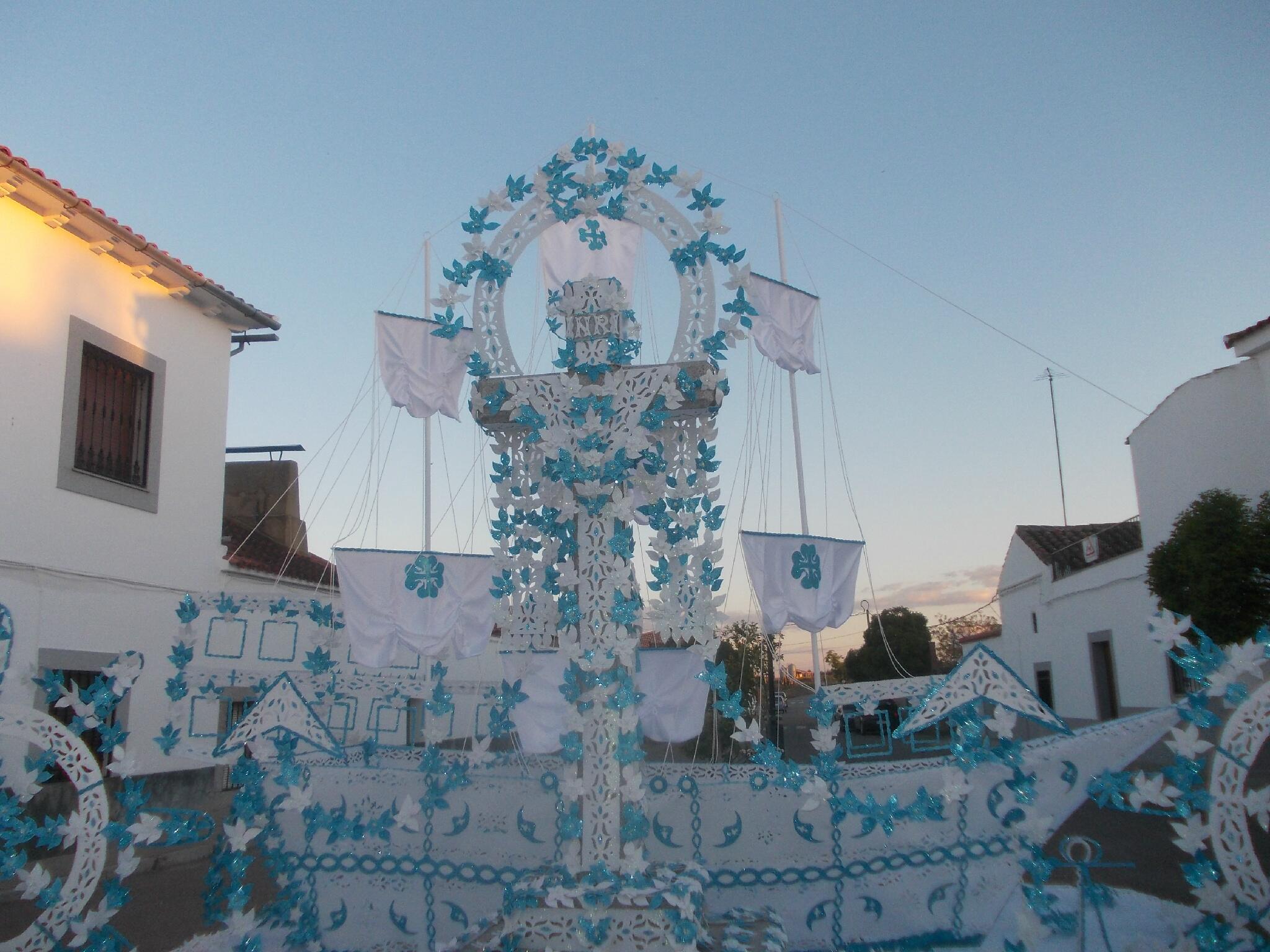 En Añora las cruces congregan a noriegos de todas las edades En Añora las cruces congregan a noriegos de todas las edades