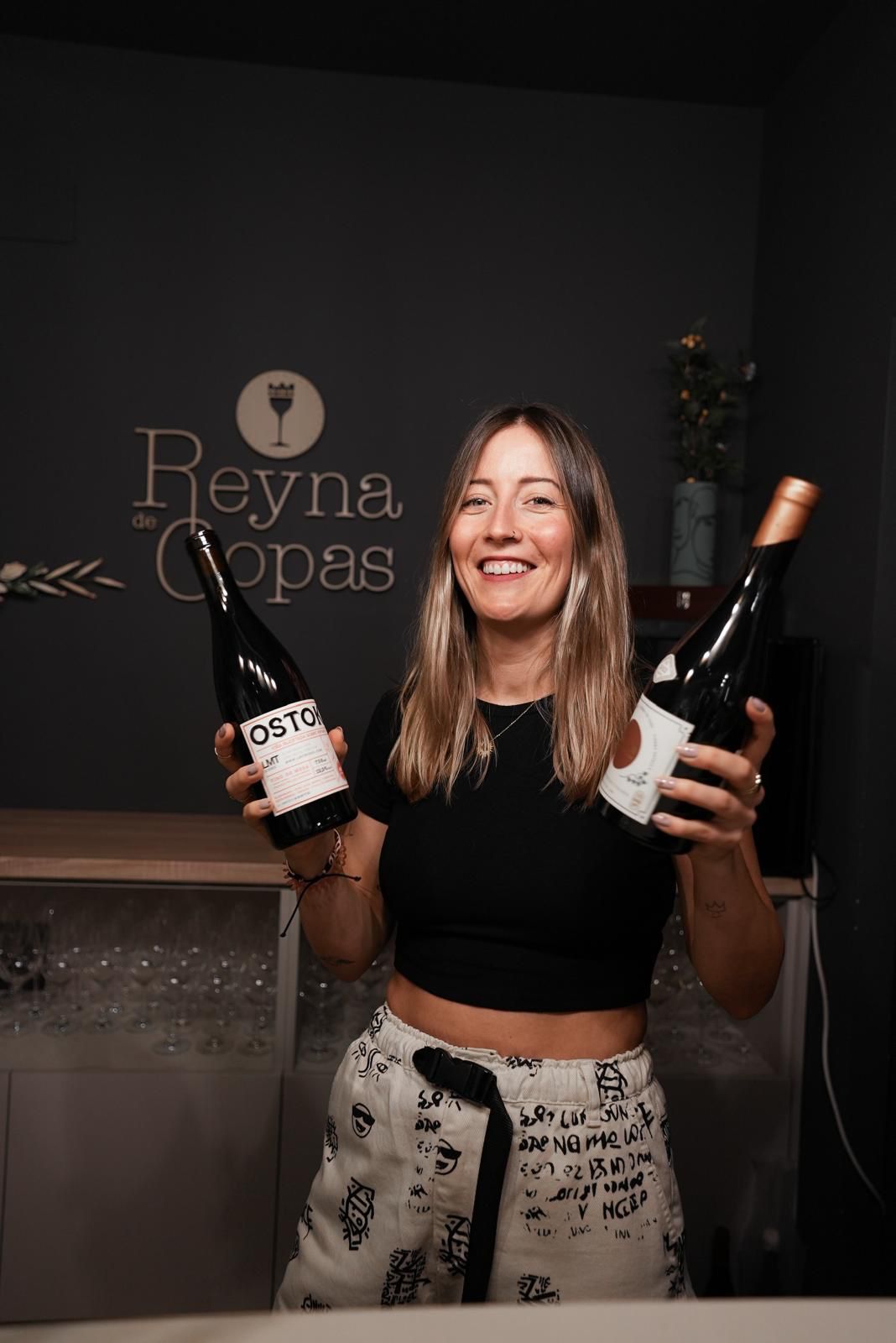 La vinoteca Reyna de Copas de Olite y el Día del Rosado de San Martín de Unx protagonizan una nueva edición de "De buena uva" La vinoteca Reyna de Copas de Olite y el Día del Rosado de San Martín de Unx protagonizan una nueva edición de "De buena uva"