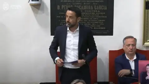 Samuel Ruiz, concejal de Vox en Elche en una intervención en el pleno municipal en una imagen de archivo. Samuel Ruiz, concejal de Vox en Elche en una intervención en el pleno municipal en una imagen de archivo.