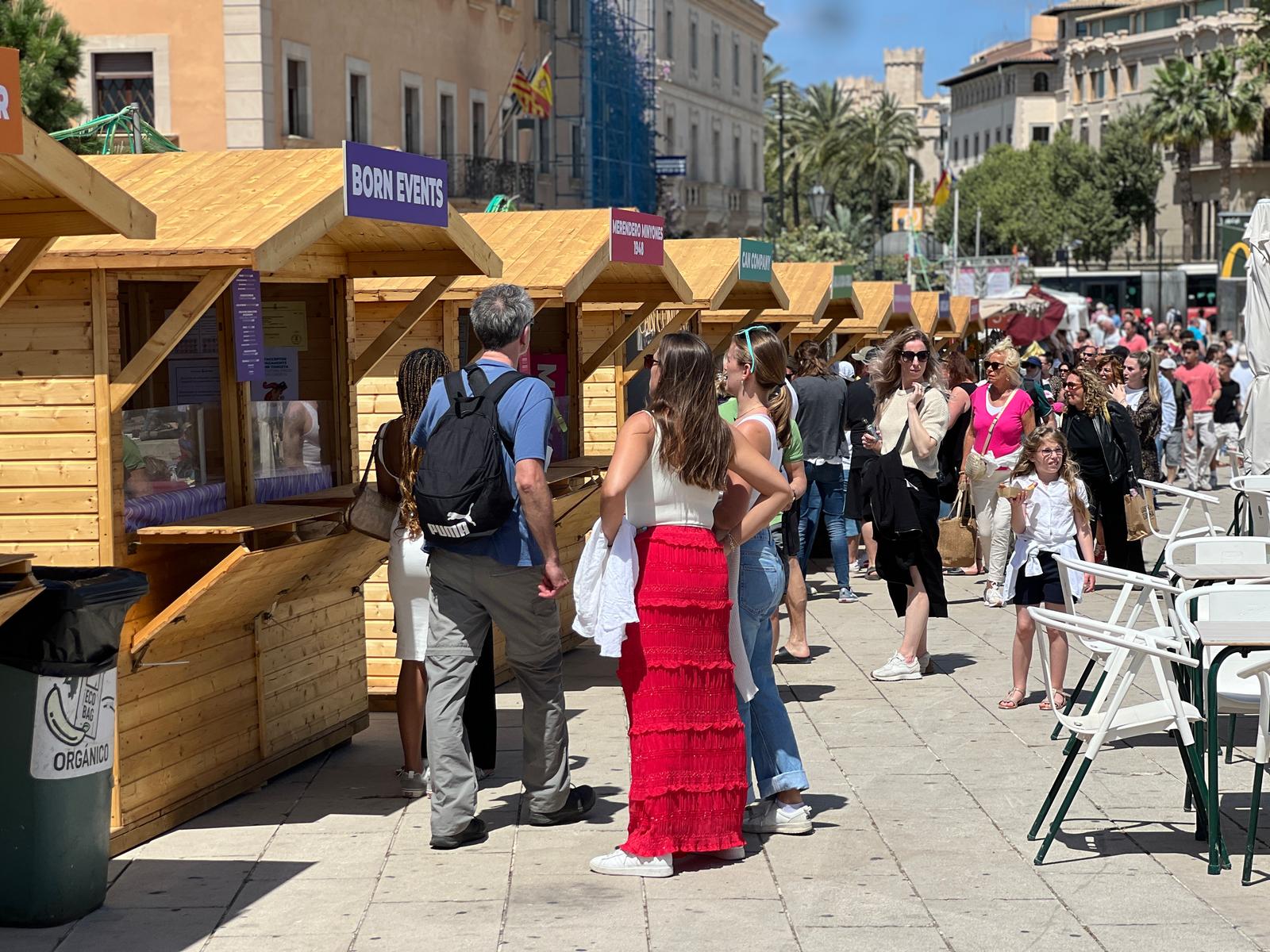 'Be Palma' despliega su oferta gastronómica, artesanal y musical en el Parc de la Mar 'Be Palma' despliega su oferta gastronómica, artesanal y musical en el Parc de la Mar