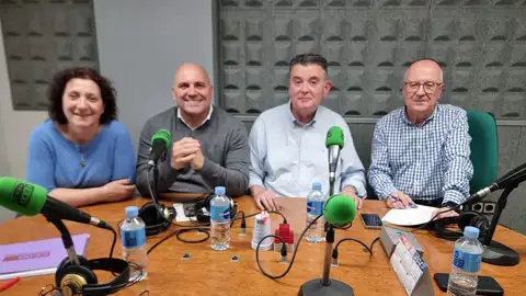 Los sindicatos conmemoran el Día del Trabajador reivindicando la consolidar de la reducción de la jornada laboral y el incremento del SMI Los sindicatos conmemoran el Día del Trabajador reivindicando la consolidar de la reducción de la jornada laboral y el incremento del SMI