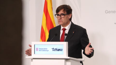 Salvador Illa, en una compareixen&ccedil;a al Palau de la Generalitat durant l'apagada