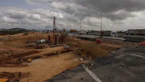 Bernabé visita las obras del puente de la A-7. Bernabé visita las obras del puente de la A-7.