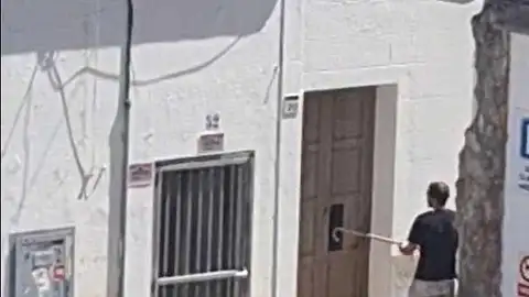 Detenido in fraganti en Ibiza cuando quería okupar una vivienda usando una pata de cabra Detenido in fraganti en Ibiza cuando quería okupar una vivienda usando una pata de cabra