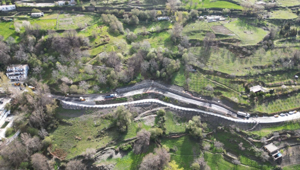 La Junta finaliza las obras de la carretera de acceso a Capileira tras una inversión de 4,3 millones