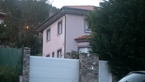 Exterior de la casa donde se han producido los hechos en la zona rural de Oviedo Exterior de la casa donde se han producido los hechos en la zona rural de Oviedo