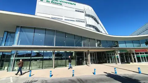 Un atropello provoca heridas a tres niñas de 12 y 13 años en Cáceres junto a la comisaría de policía Un atropello provoca heridas a tres niñas de 12 y 13 años en Cáceres junto a la comisaría de policía