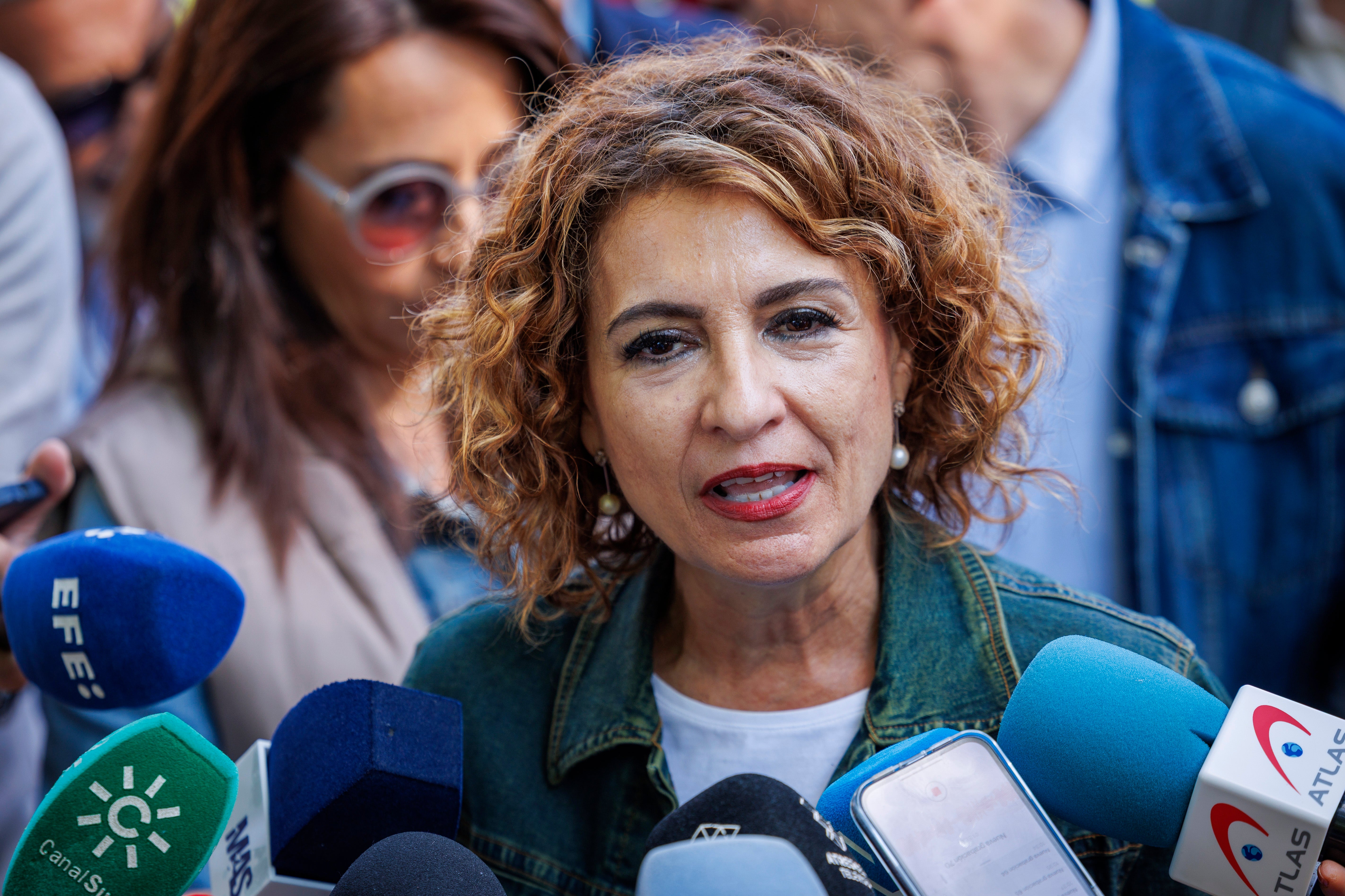 Montero asegura que "todavía es prematuro" saber qué decisión tomará el Gobierno sobre la opa del BBVA Montero asegura que "todavía es prematuro" saber qué decisión tomará el Gobierno sobre la opa del BBVA