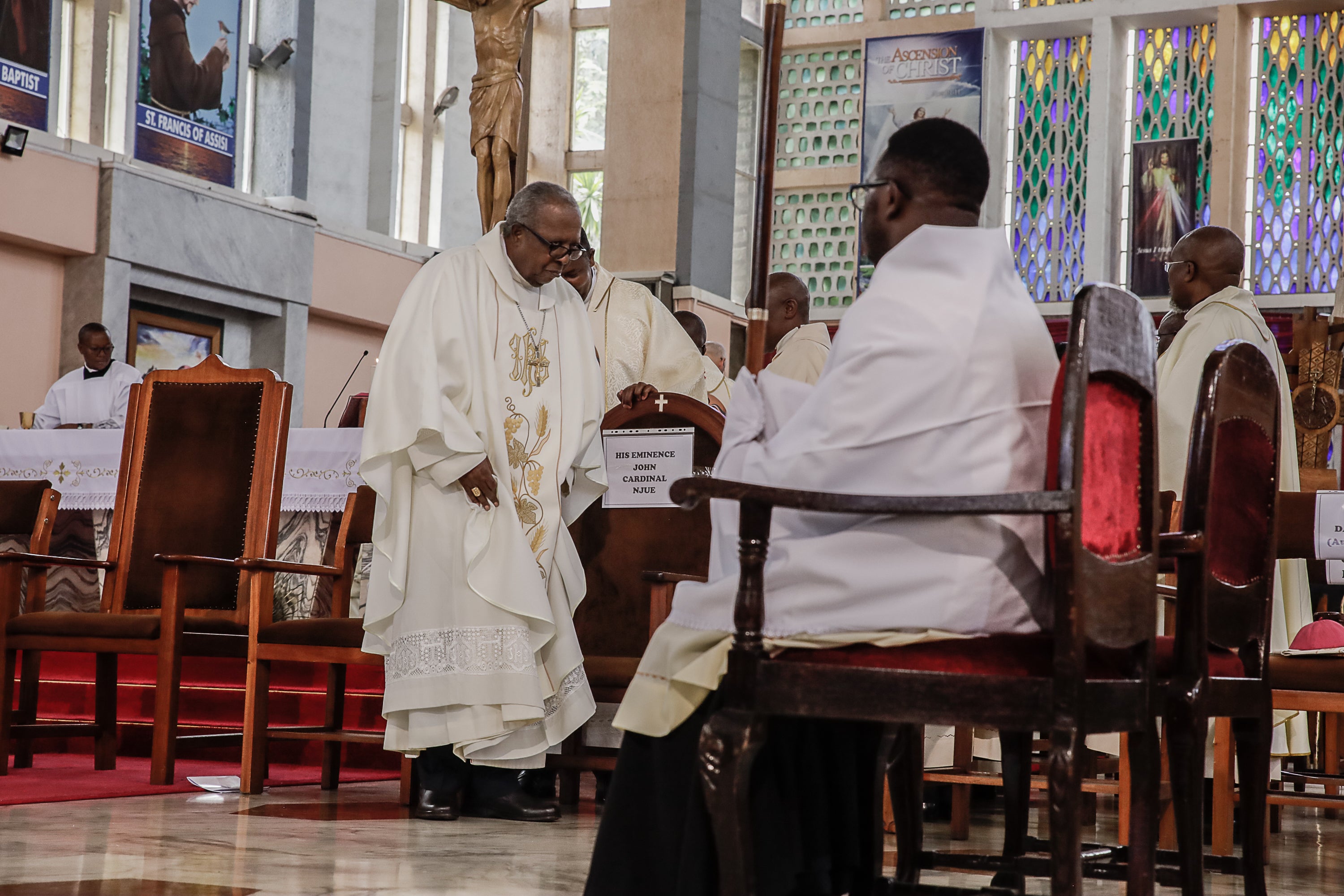 El Vaticano rejuvenece a dos cardenales africanos para que puedan participar en el cónclave El Vaticano rejuvenece a dos cardenales africanos para que puedan participar en el cónclave