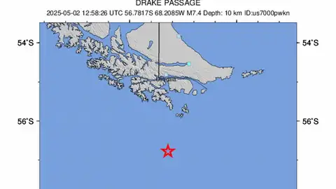 Un terremoto de 7,4 en Chile activa la alerta de tsunami y las autoridades evacúan el sur del país Un terremoto de 7,4 en Chile activa la alerta de tsunami y las autoridades evacúan el sur del país