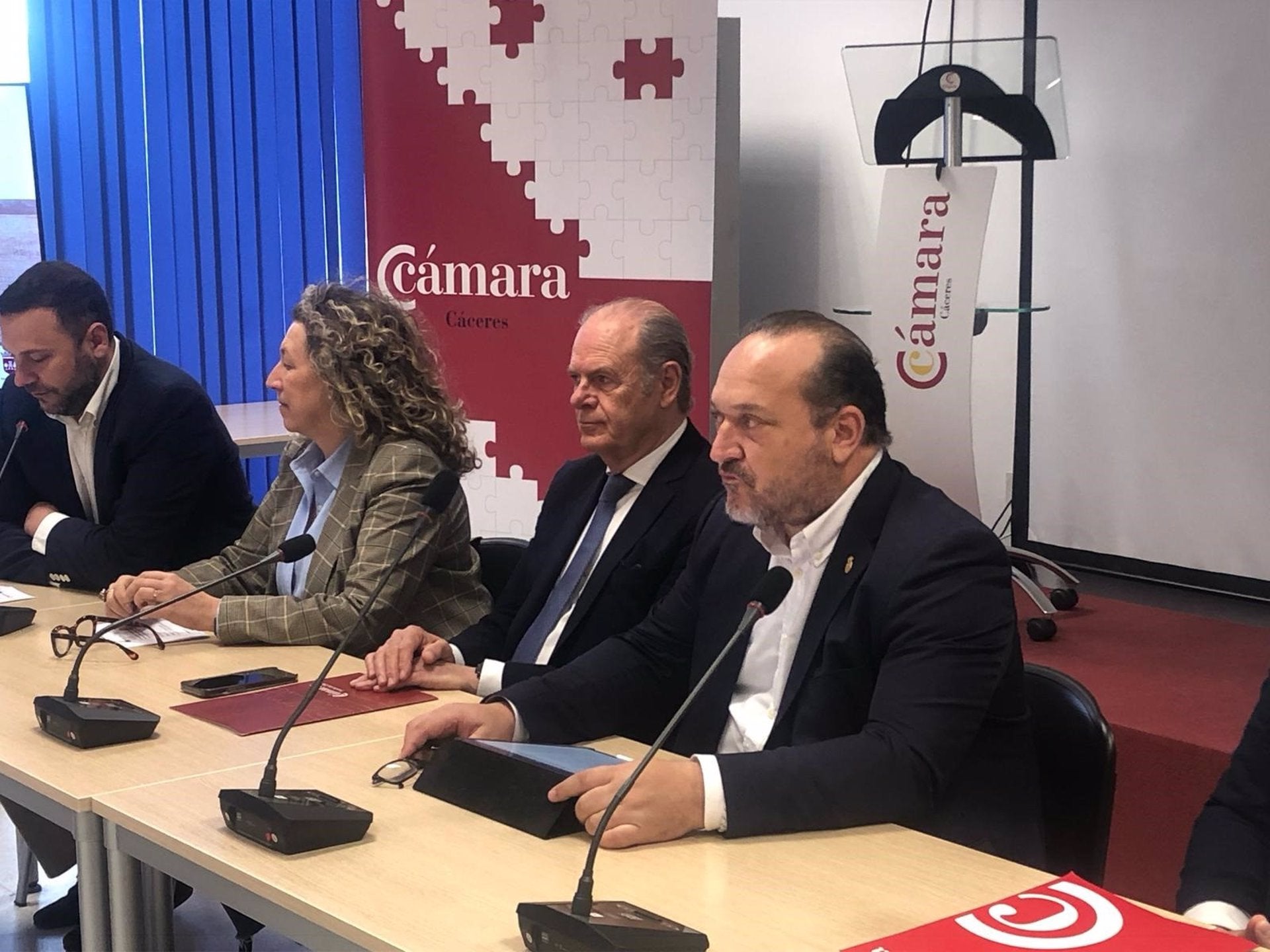 La Junta apuesta por el valor de la inteligencia artificial como herramienta estratégica para el emprendimiento La Junta apuesta por el valor de la inteligencia artificial como herramienta estratégica para el emprendimiento