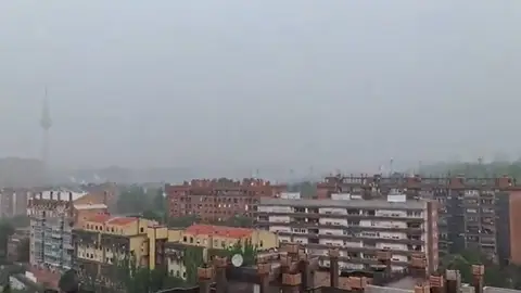 imagen de la tormenta en Madrid imagen de la tormenta en Madrid/ @Rub_dc Aemet