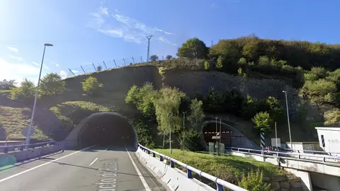 El túnel de Lantueno, en la autovía A-67 El túnel de Lantueno, en la autovía A-67