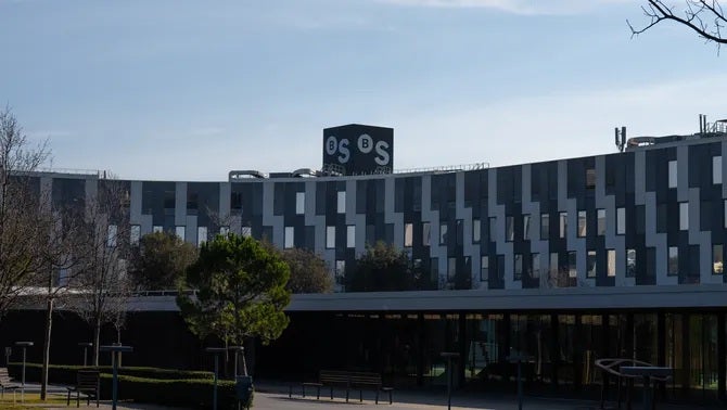 El Banc Sabadell i els seus accionistes minoritaris aixequen la veu contra l’OPA hostil del BBVA El Banc Sabadell i els seus accionistes minoritaris aixequen la veu contra l’OPA hostil del BBVA