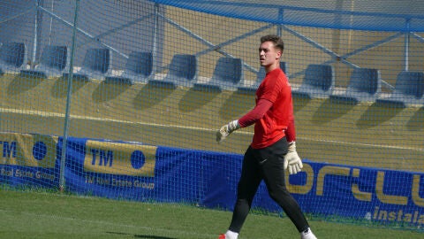 Aitor Arias cumplir&aacute; el domingo 100 partidos defendiendo la porter&iacute;a del Orihuela CF