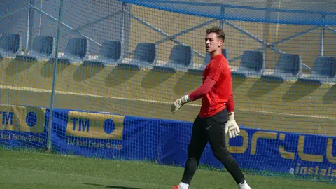 Aitor Arias cumplirá el domingo 100 partidos defendiendo la portería del Orihuela CF Aitor Arias cumplirá el domingo 100 partidos defendiendo la portería del Orihuela CF