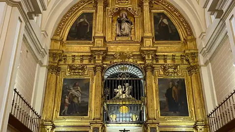 Interior de la Basílica de la Anunciación de Nuestra Señora del Carmen Interior de la Basílica de la Anunciación de Nuestra Señora del Carmen