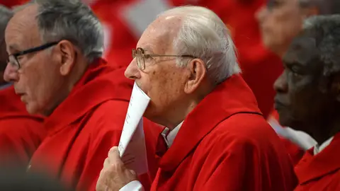 El cardenal Giovanni Battista Re El cardenal Giovanni Battista Re