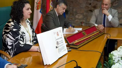 La socialista Lorena Cueto se convierte en la primera alcaldesa de Cartes La socialista Lorena Cueto se convierte en la primera alcaldesa de Cartes