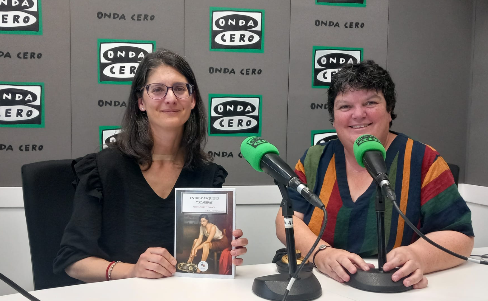 Marta Perea nos presenta su novela 'Entre marqueses y sombras' Marta Perea nos presenta su novela 'Entre marqueses y sombras'