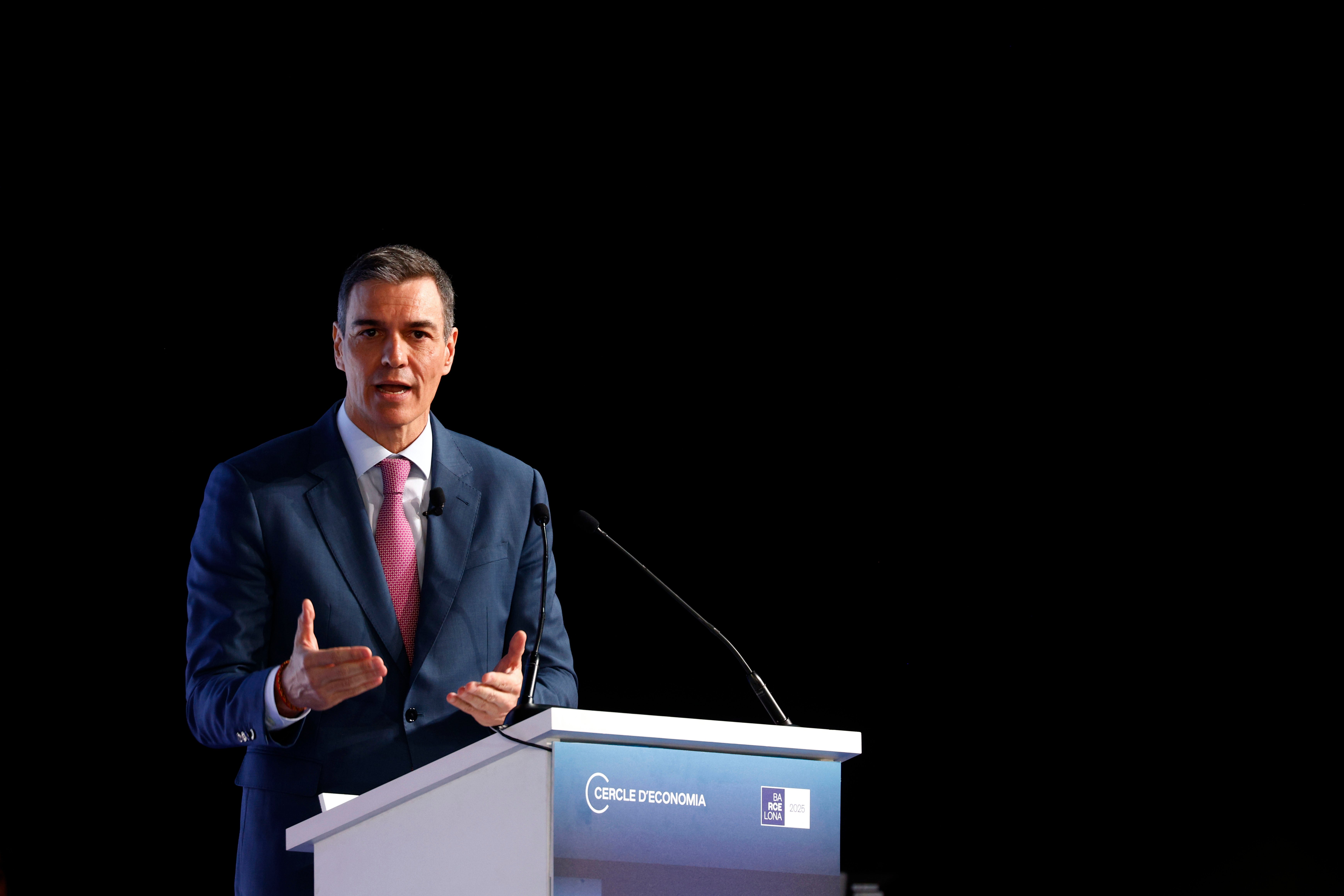 El Gobierno abre una consulta pública inédita antes de decidir sobre la OPA de BBVA a Banco Sabadell El Gobierno abre una consulta pública inédita antes de decidir sobre la OPA de BBVA a Banco Sabadell