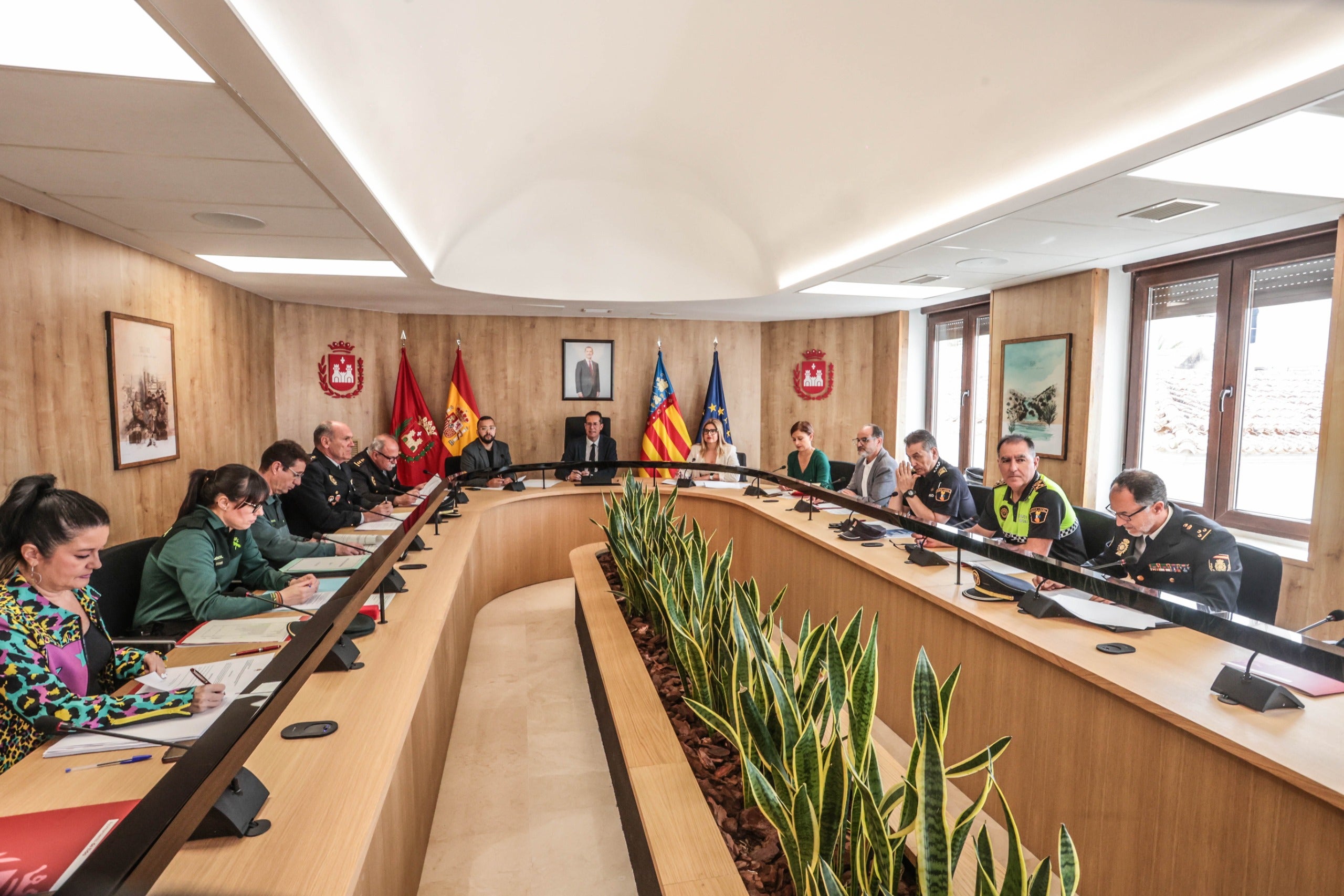 Moros y Cristianos 2025 en Elda y Petrer: cerca de 2.500 kilos de pólvora y más de 400 agentes en cada localidad en el dispositivo de seguridad Moros y Cristianos 2025 en Elda y Petrer: cerca de 2.500 kilos de pólvora y más de 400 agentes en cada localidad en el dispositivo de seguridad
