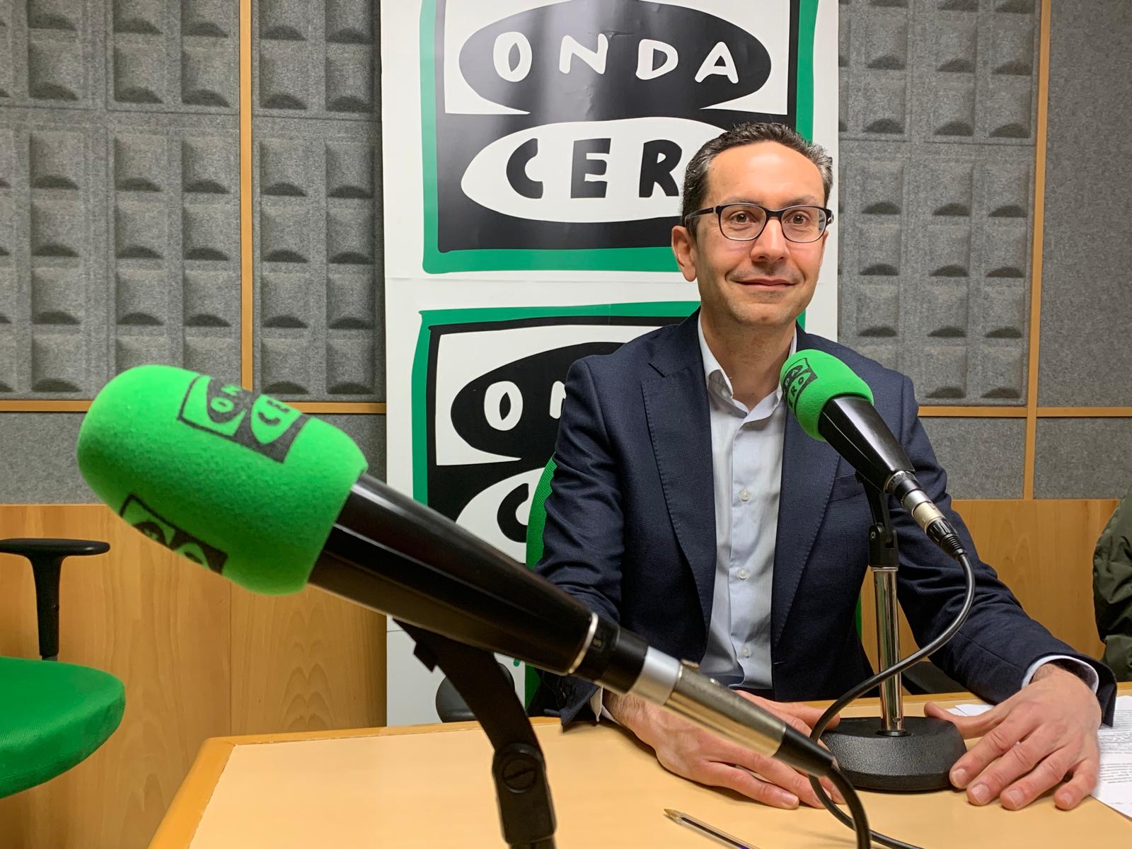 AON ofrece a sus clientes soluciones para hacer crecer sus negocios AON ofrece a sus clientes soluciones para hacer crecer sus negocios