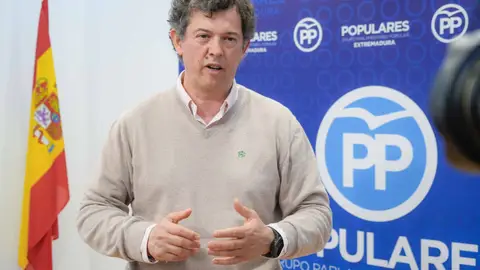 El PP se enorgullece de que los empleados públicos de la Junta ya cobren la subida del 2% que el PSOE no quiso pagar El PP se enorgullece de que los empleados públicos de la Junta ya cobren la subida del 2% que el PSOE no quiso pagar