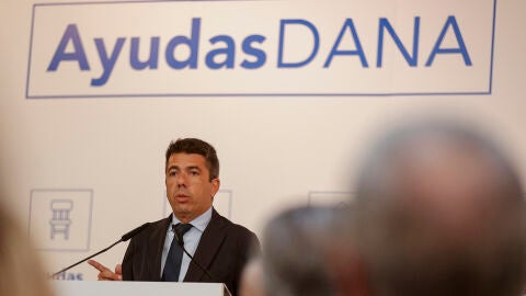El president durante la presentación de las ayudas.
