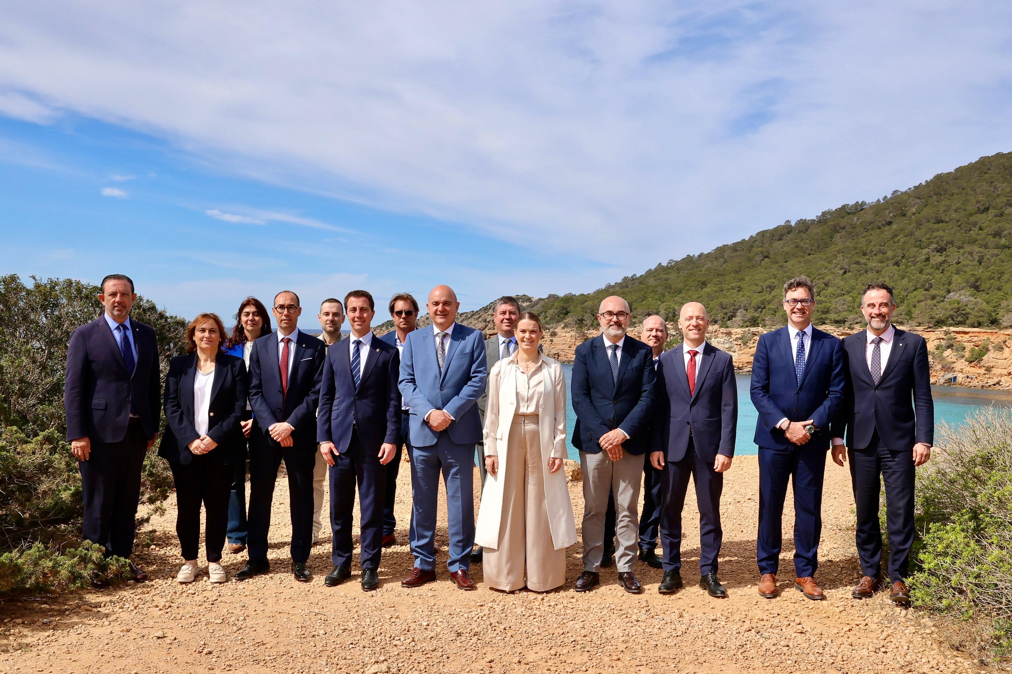 Ibiza avanza hacia el cierre de Ca na Putxa con una prueba piloto para trasladar residuos a Mallorca Ibiza avanza hacia el cierre de Ca na Putxa con una prueba piloto para trasladar residuos a Mallorca