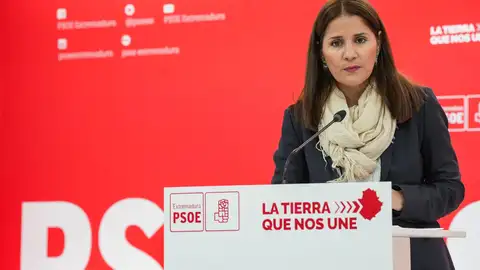 El PSOE considera que la Junta reconoce el "caos" sanitario en Extremadura con el cese de dos directivos del SES El PSOE considera que la Junta reconoce el "caos" sanitario en Extremadura con el cese de dos directivos del SES
