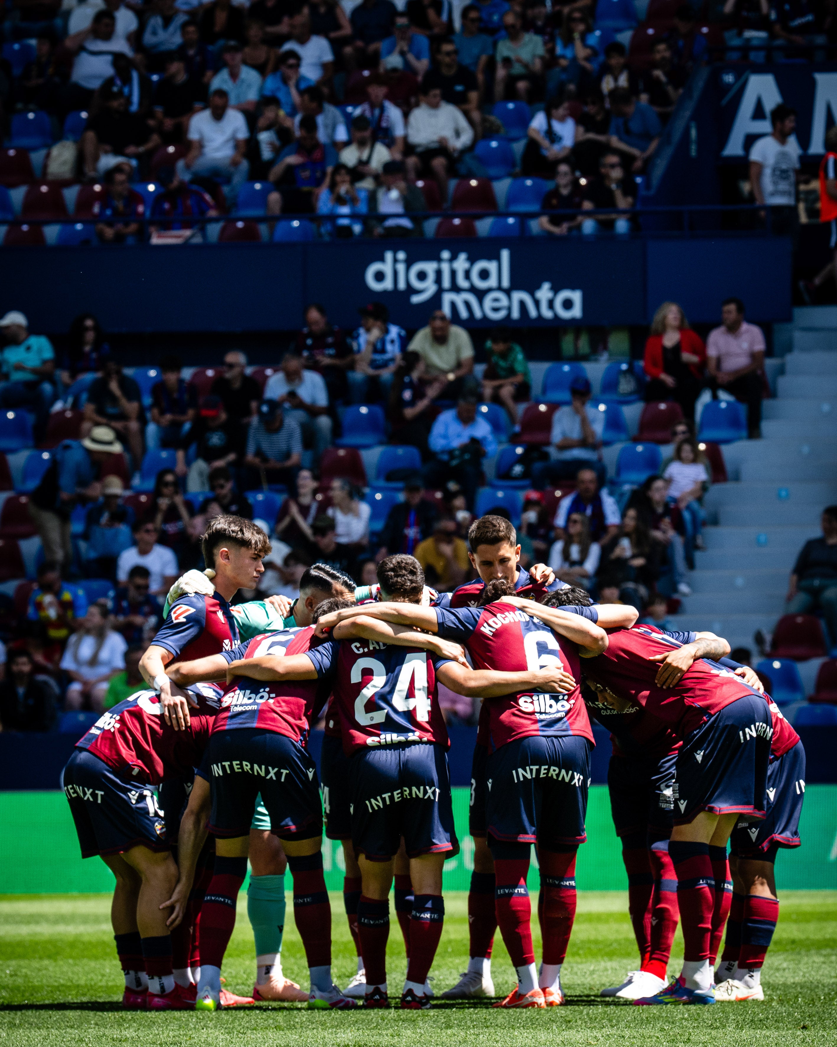 El Levante se marca un objetivo: ganar en el Martínez Valero para seguir soñando con el ascenso directo El Levante se marca un objetivo: ganar en el Martínez Valero para seguir soñando con el ascenso directo
