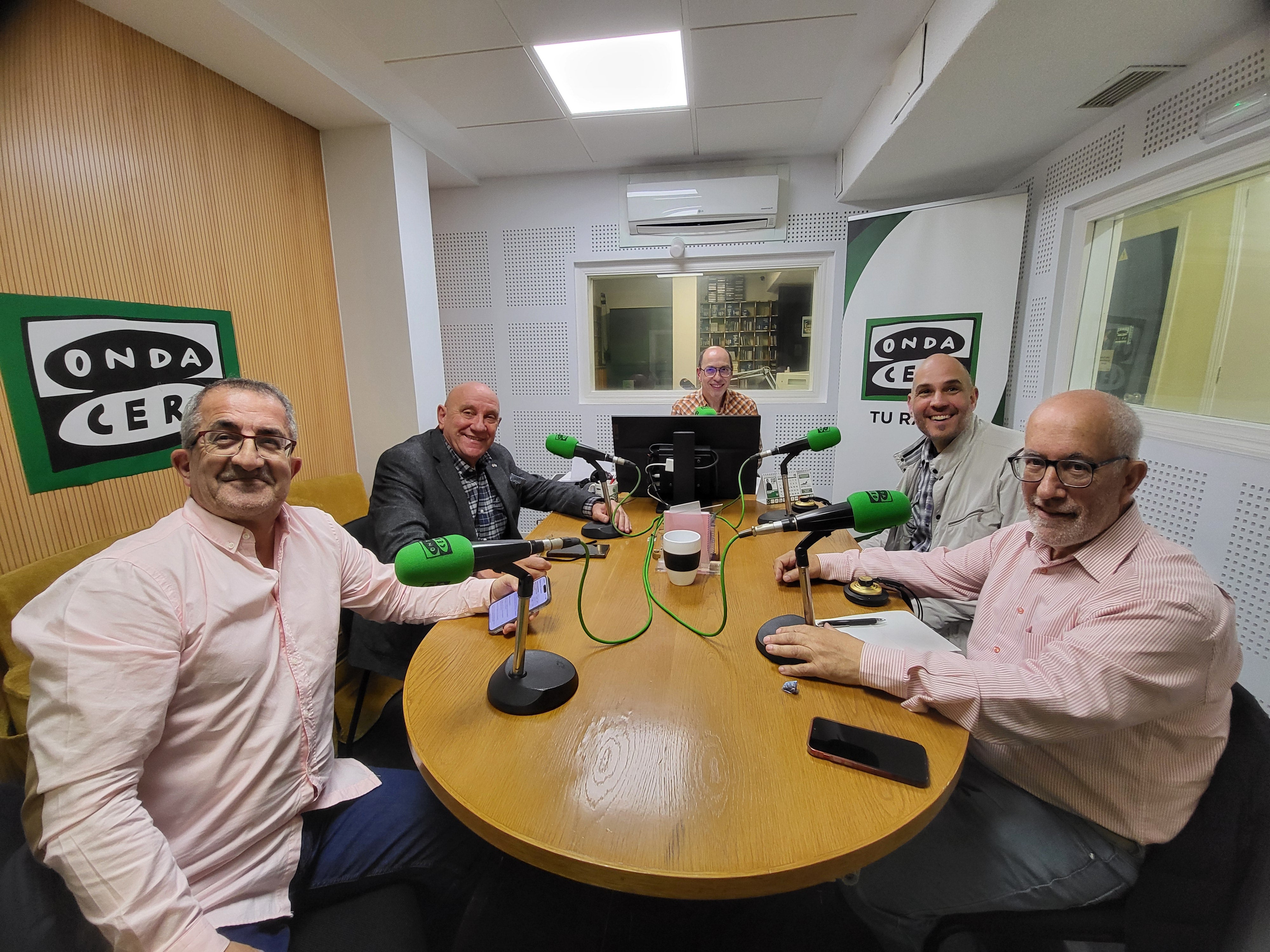 Tertulia de "Locos por Incordiar" a actualidade local e nacional Tertulia de "Locos por Incordiar" a actualidade local e nacional