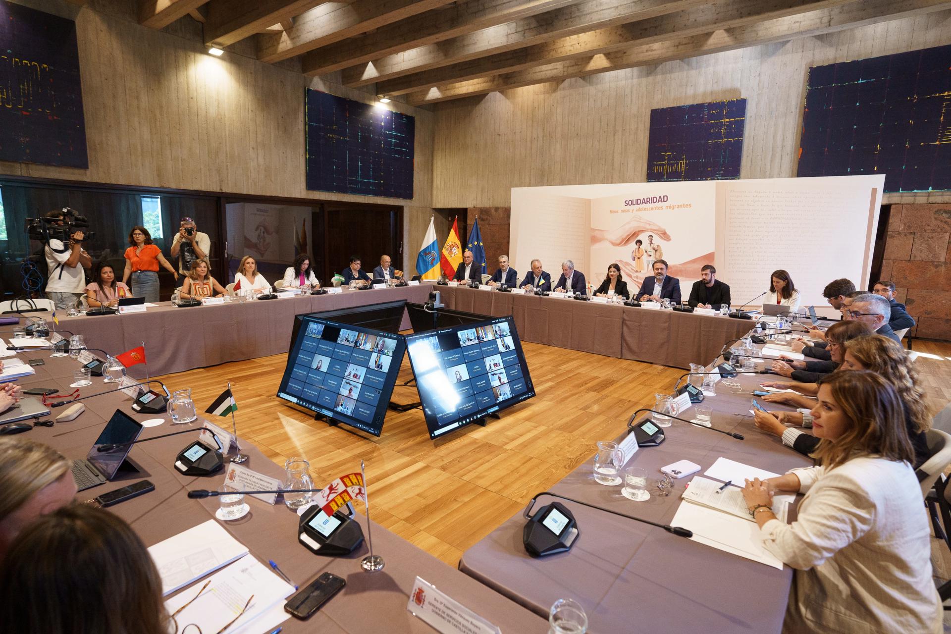 Más De Uno Canarias 27/06/2025 Noticias 7:20 Más De Uno Canarias 27/06/2025 Noticias 7:20